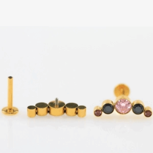 LABRET TITÂNIO PVD GOLD R/I CLUSTER 5 PEDRAS -  PRETO/ ROSA - Imagem 3