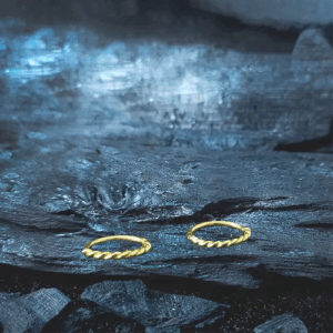 ARGOLA TORÇÃO CORDÃO NÁUTICO OURO 18K - Imagem 1