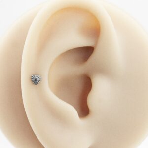 LABRET TITÂNIO R/I CORAÇÃO DIAMANTADO - Imagem 2